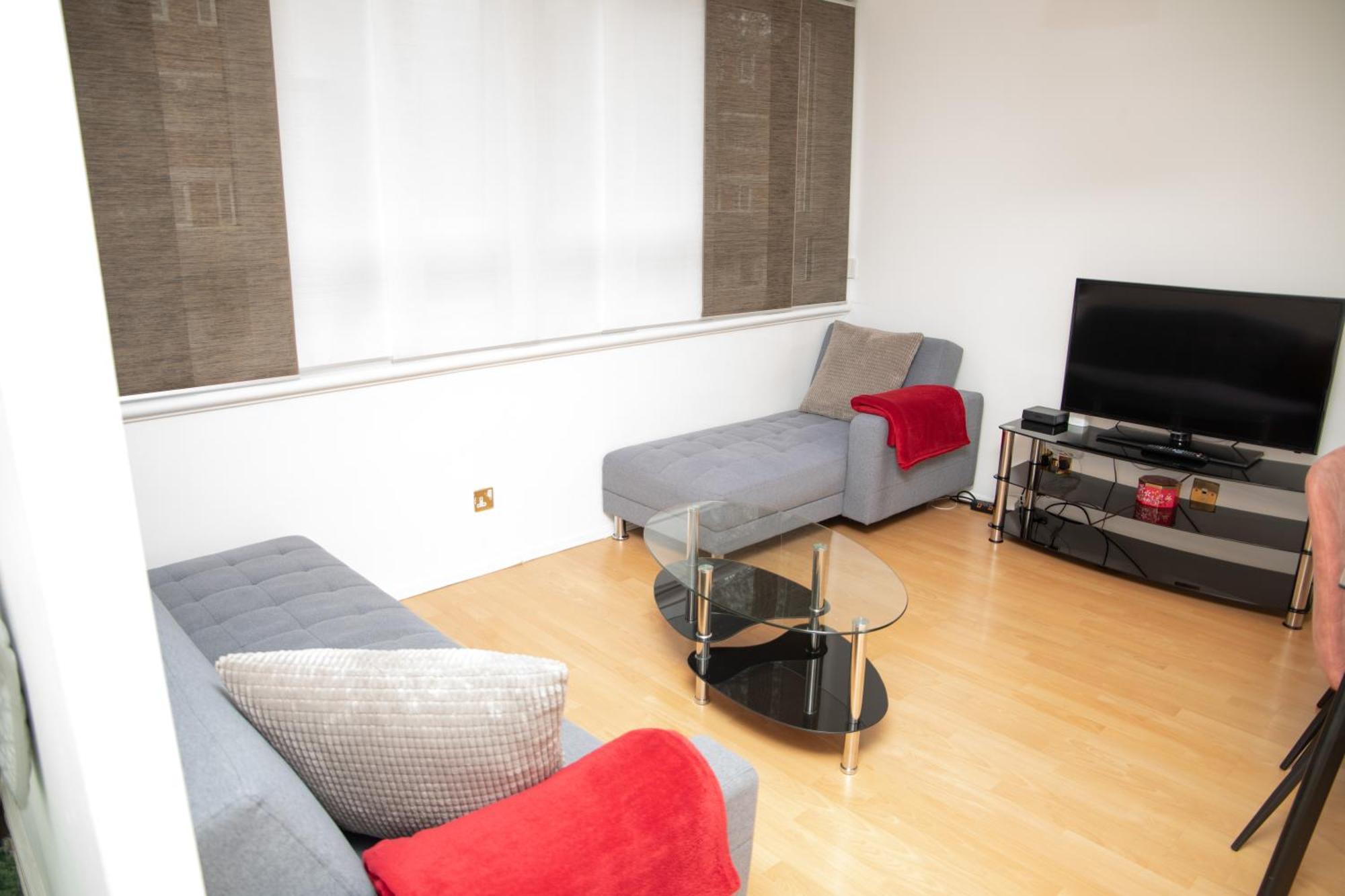 Bright And Spacious One Bedroom Apparment, Free Parking Londra Dış mekan fotoğraf